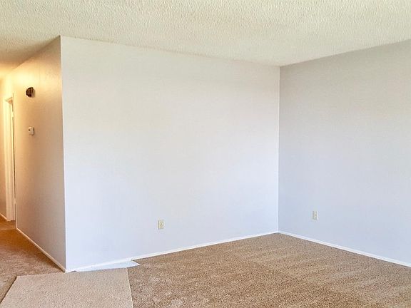 3rd image of 2027 S Sacramento St