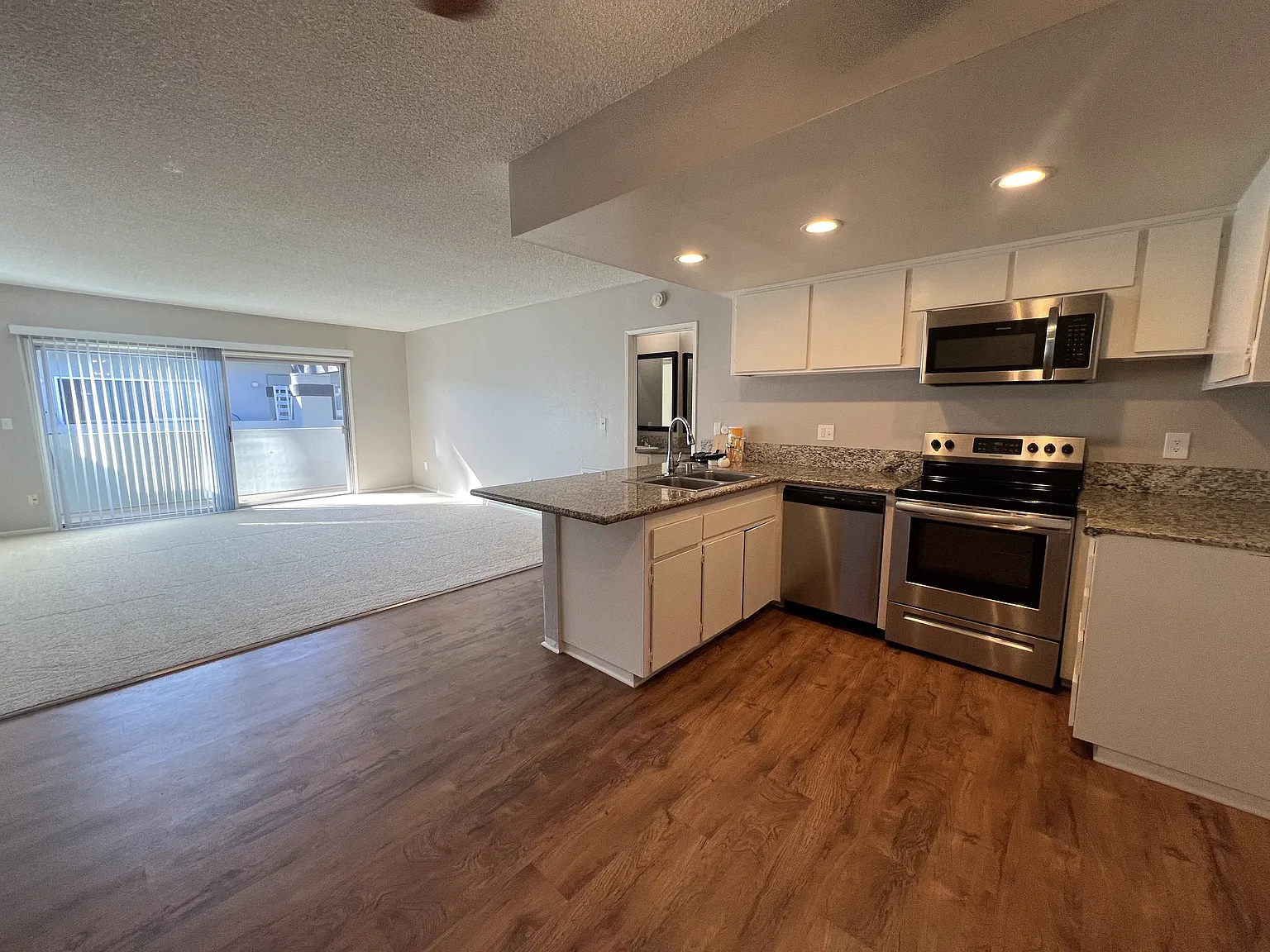 Cross Roads Apartment Homes — Photo 4