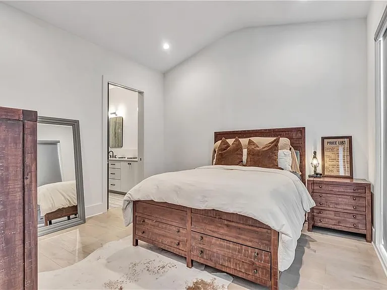 580 Heatherden Ave — Photo 33