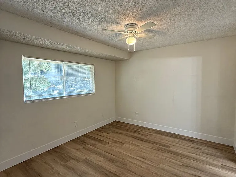 Fairfax Rd 5701 — Photo 23