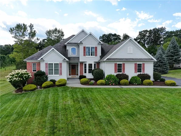 16 Nature Vw, Pittsford, NY 14534