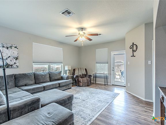 4th image of 402 Kayla St