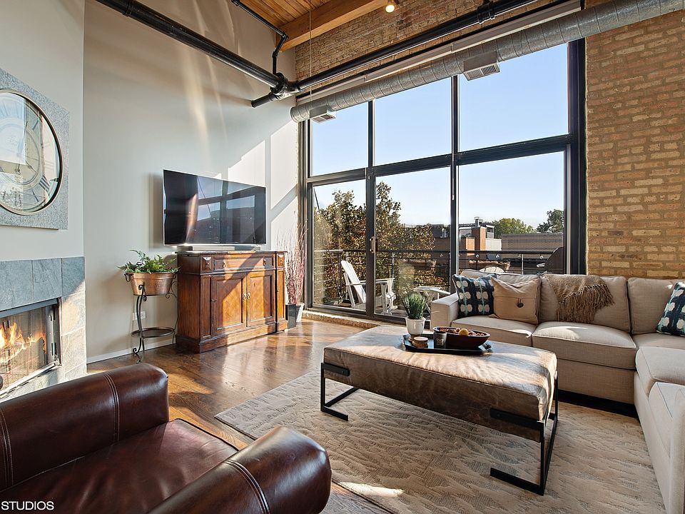 1st image of 2210 W Wabansia Ave APT 407
