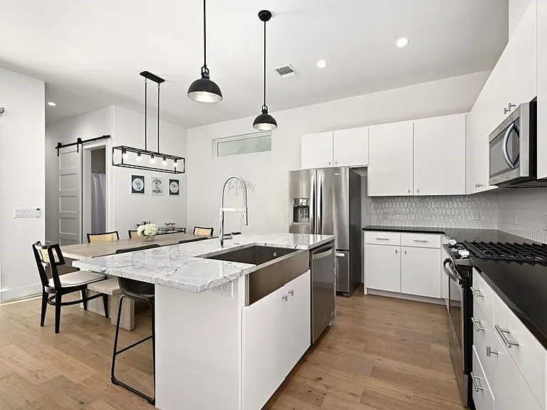 5212 Huisache St #2 — Photo 9