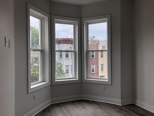 Rented by TheLocals LLC | media 18