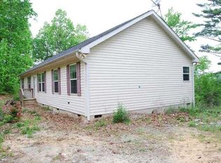 308 Mountain Valley Cemetery Rd, Zirconia, NC 28790