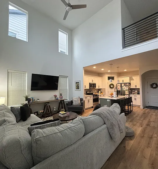3844 W Hardman Way — Photo 1