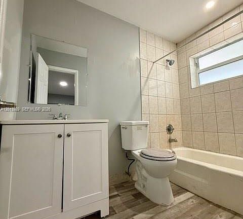 5th image of 1532 SW 5th Pl #A1