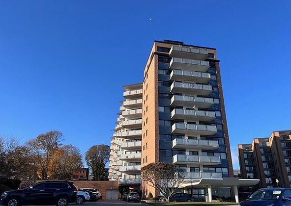 1st image of 300 Lynn Shore Dr APT 208