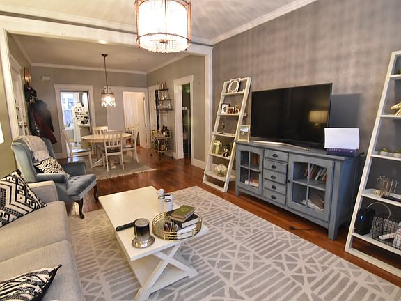 3rd image of 40 Longwood Ave APT 2