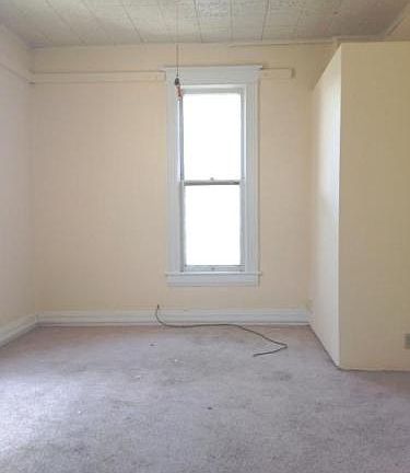 4th image of 825 E 5th St APT 1