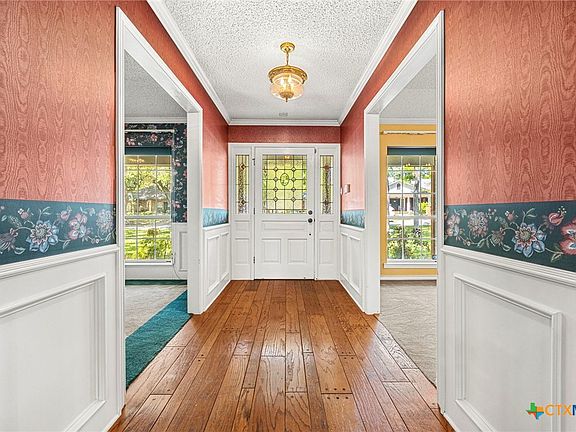 3rd image of 3501 Oak Villa Dr