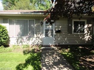 8725 Fox Rest Dr #6-23, Brecksville, OH 44141