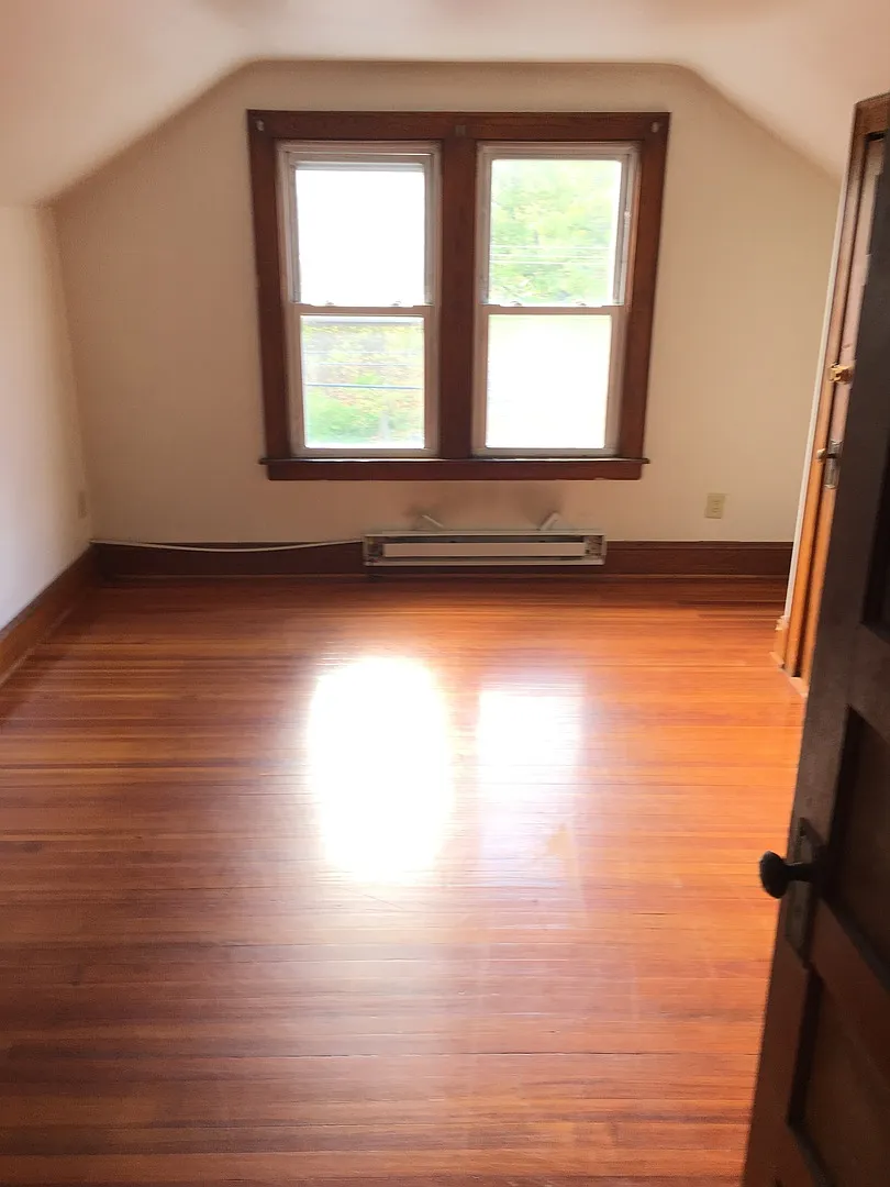 130 Lasalle St — Photo 3