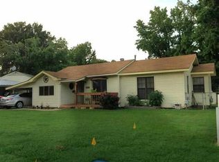 805 Hickam Dr, Wake Village, TX 75501