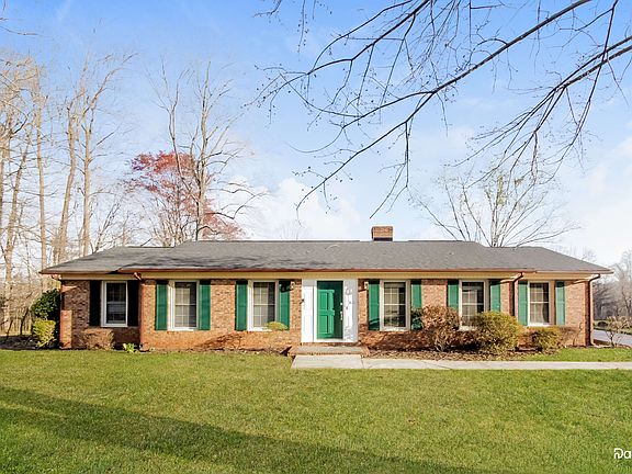 2nd image of 1821 Kenmore Dr