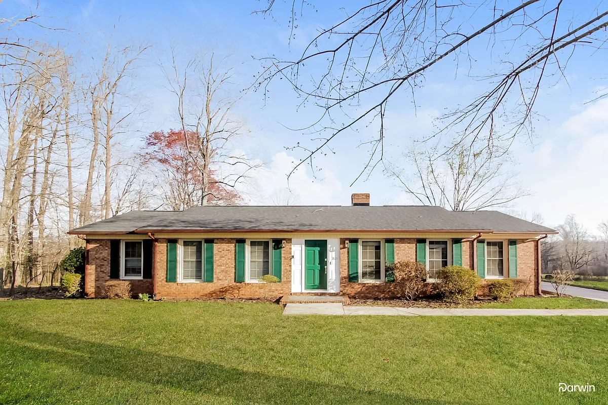 Building Photo - 1821 Kenmore Dr