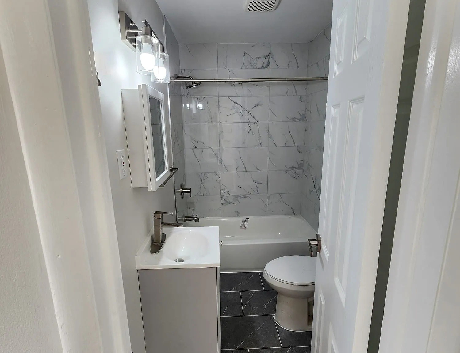 Studio, $1,400 — Photo 2