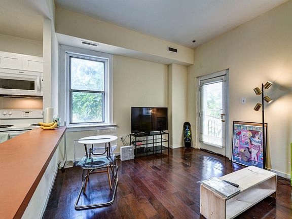 2nd image of 5215 Schuyler St #105