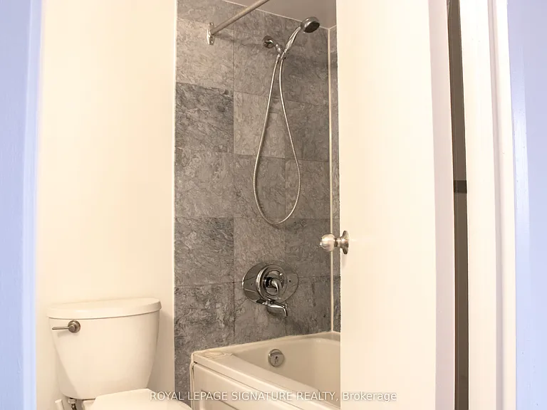 1001 Bay St #3403 — Photo 32