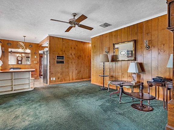 3rd image of 937 W Duval St