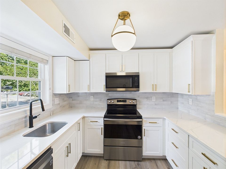 1st image of 375 Aiken Ave