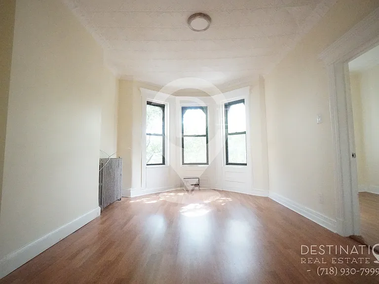 429 48th St #3 — Photo 16