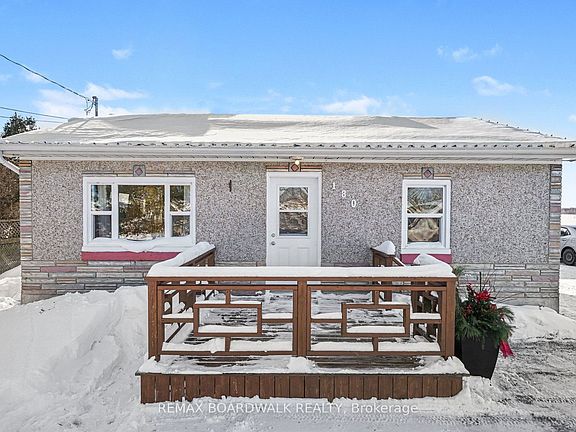 3rd image of 180 Shanly Rd