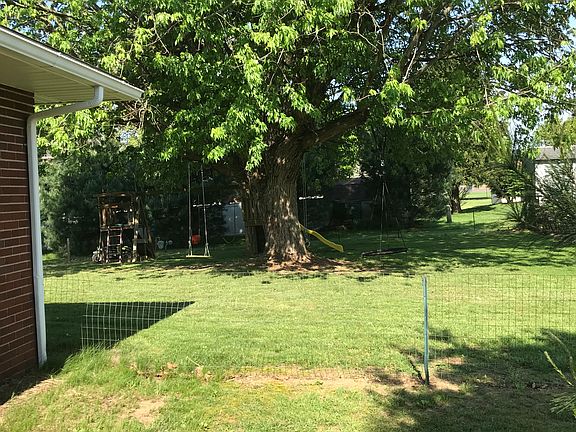 2nd image of 375 Mill St