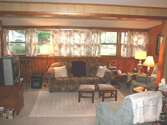 4th image of 4910 Wildwood Dr