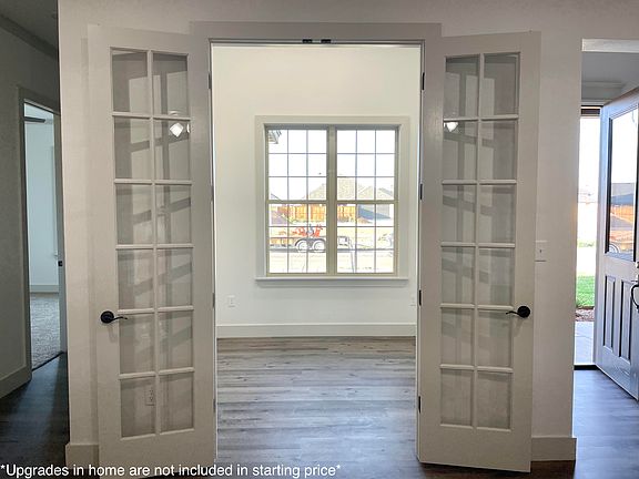 4th image of 1302 Essex Ln