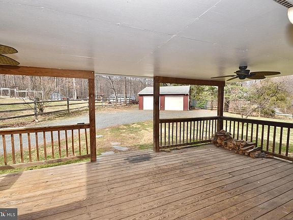 4th image of 16000 Tiffany Ln