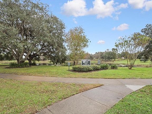 Overlooks community park