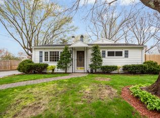 96 Douglas Dr, Bellingham, MA 02019