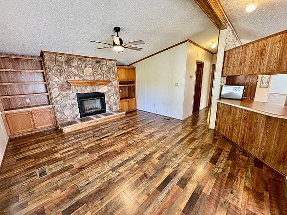 5th image of 255 Breezy Ridge Rd