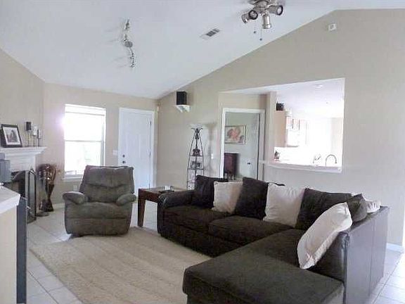 5th image of 2748 Long Branch Dr