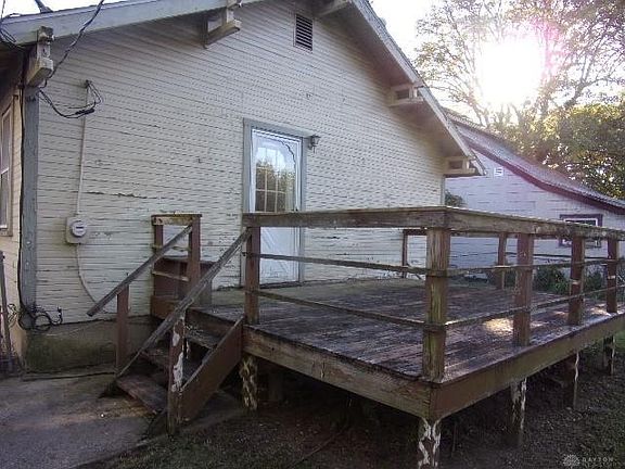 4th image of 704 Front St