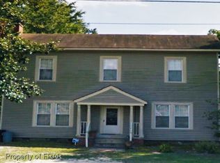 209 W 5th Ave, Red Springs, NC 28377