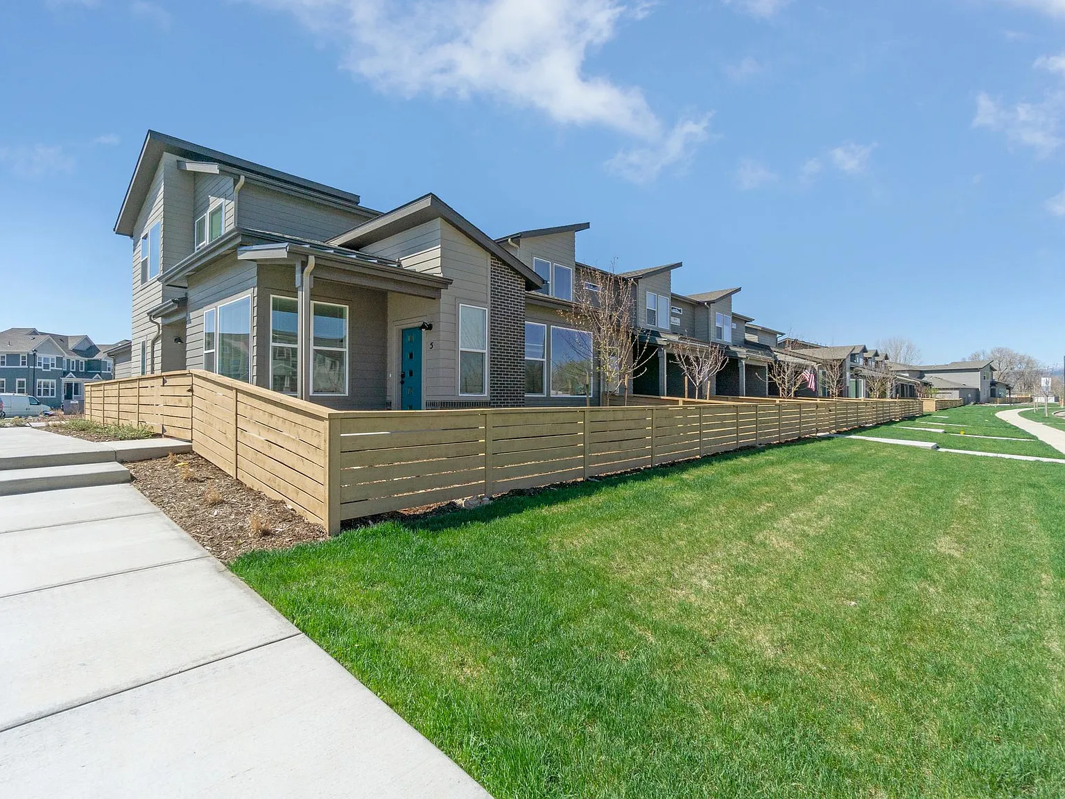 3 bed, 2.5 bath, 1611 sqft, $2,900 — Photo 3