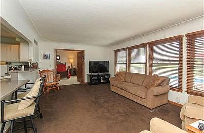 4th image of 849 Ironwood Dr W