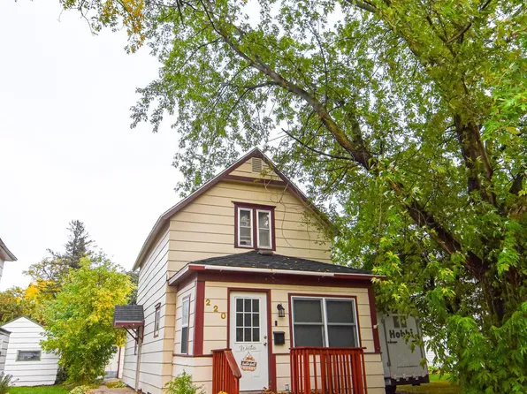 220 Conley Ave S, Thief River Falls, MN 56701