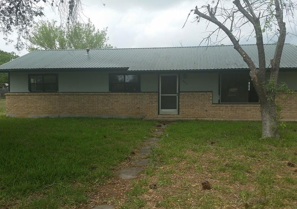 1st image of 923 Crockett St