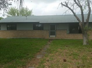 923 Crockett St, Pleasanton, TX 78064