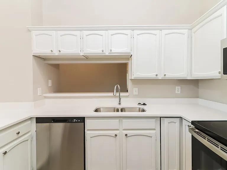 6503 Rockland Dr — Photo 9