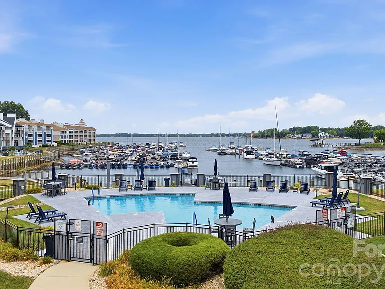 18841 Vineyard Point Ln — Photo 21