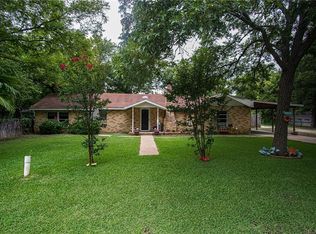106 W Ila St, Elgin, TX 78621