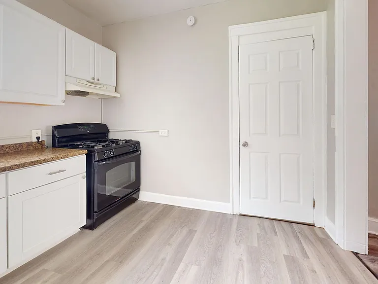 703 Excelsior Ave — Photo 6