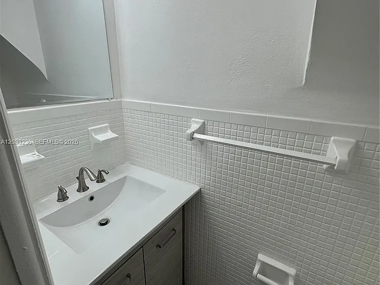 3011 SW 1st Ave #6 — Photo 8