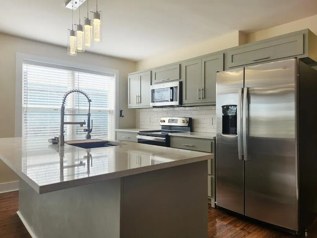2 bed, $1,295 — Photo 3