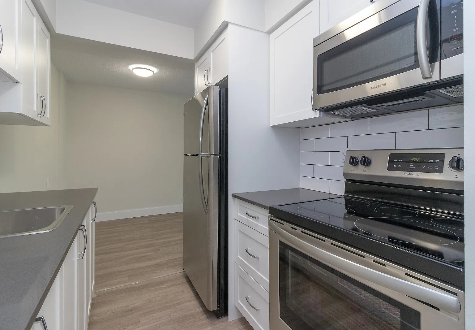 Madrona Manor Apartments — Photo 2